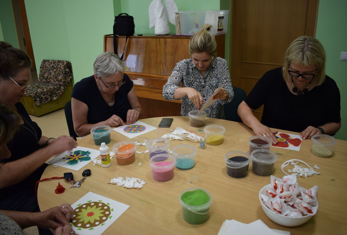 2019 06 26 spalvoto smėlio mandala 