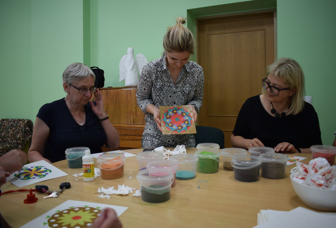 2019 06 26 spalvoto smėlio mandala 