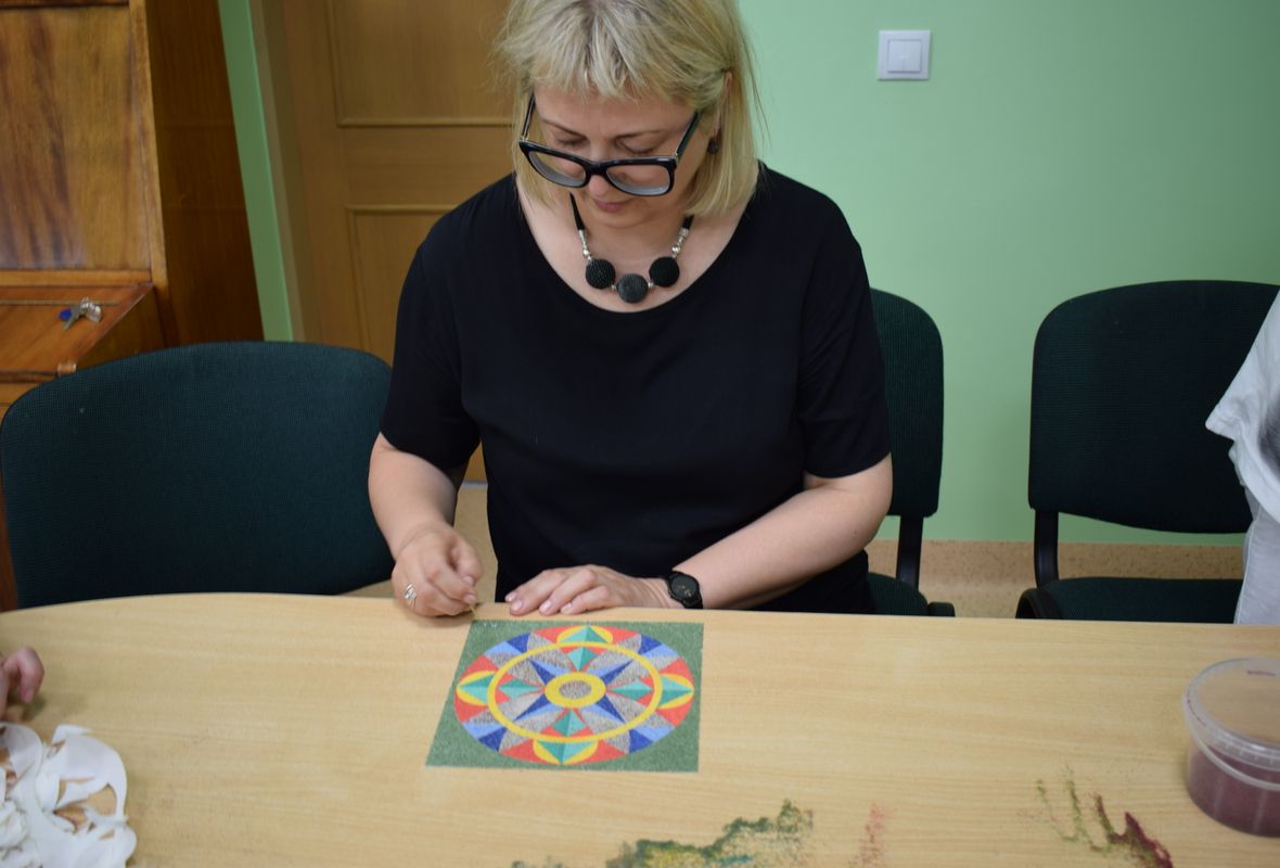 2019 06 26 spalvoto smėlio mandala 