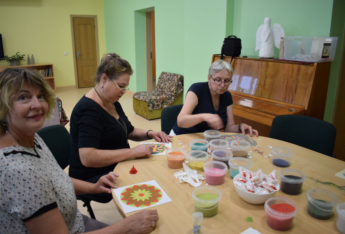 2019 06 26 spalvoto smėlio mandala 