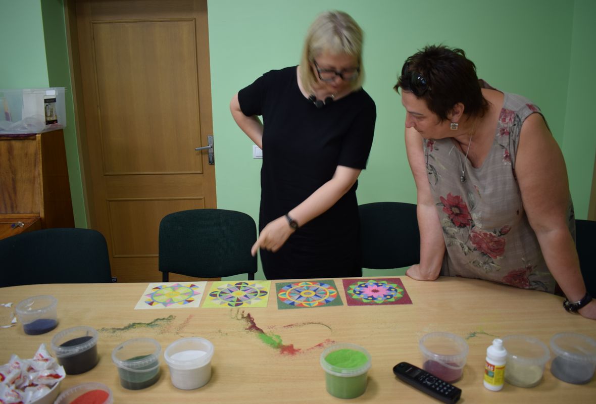 2019 06 26 spalvoto smėlio mandala 