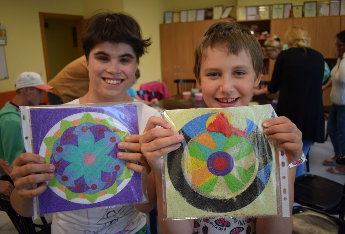 2019 06 28 spalvoto smėlio mandala 
