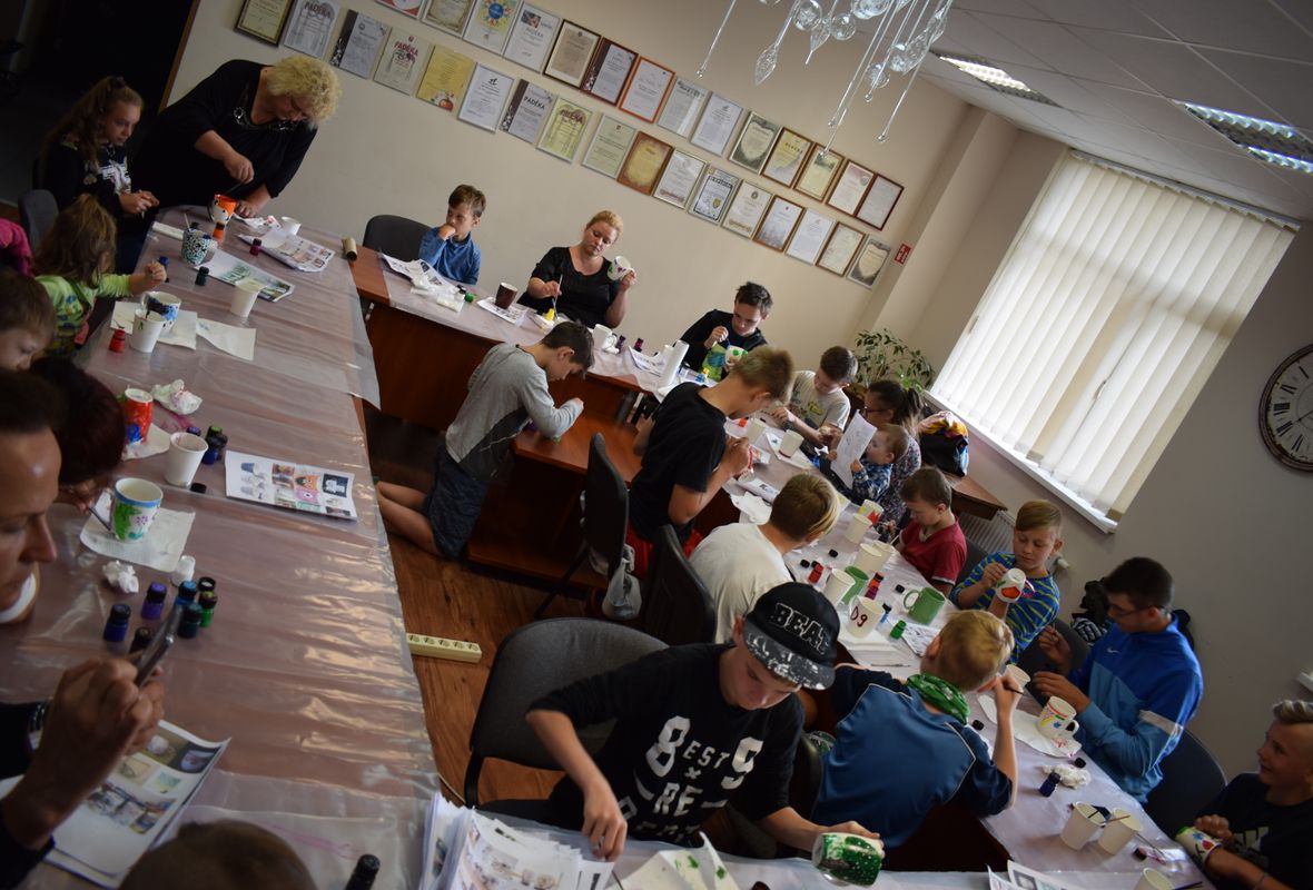 2019 07 05 Viršglazūrinis piešimas ant puodelių