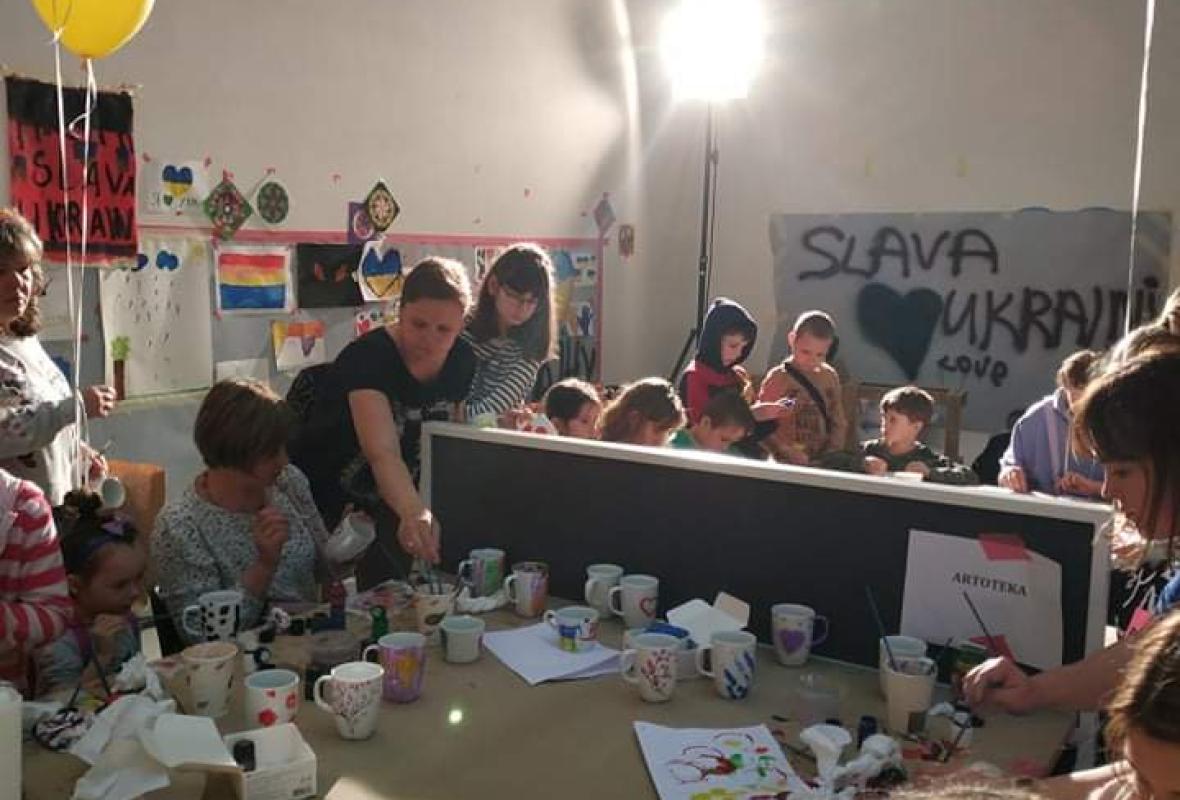 2022 05 21 Virsglazurinis piesimas ant arbatos puodeliu 9