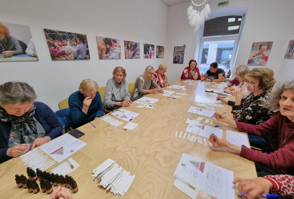 2022 05 26 Purskiamu kvepalu gamyba 6
