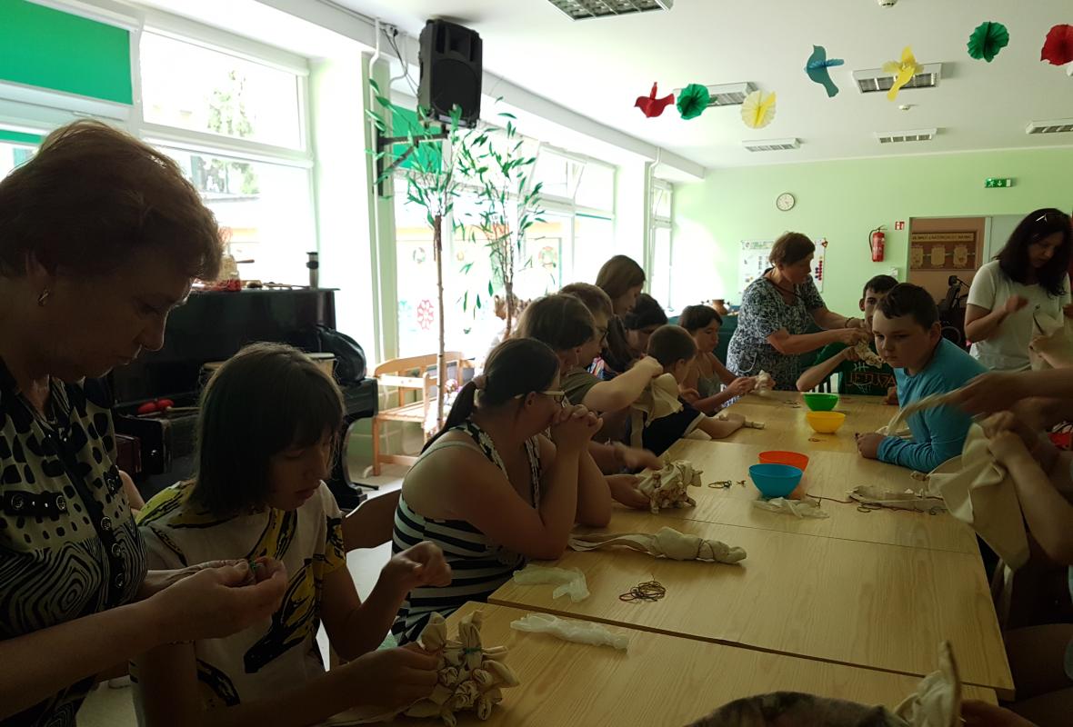 2022 07 05 Batika medvilninio pirkiniu krepselio dekoravimas 06