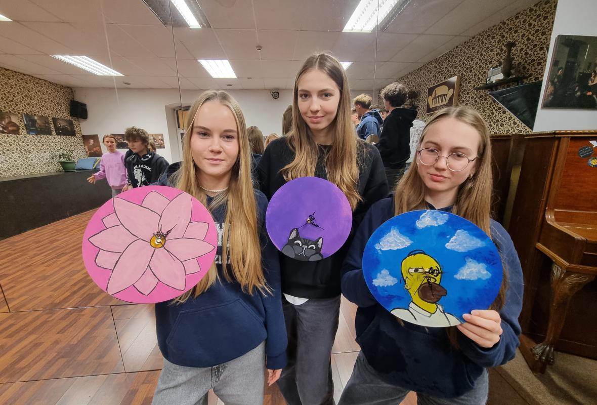 Sieniniu laikrodziu dirbtuves 24
